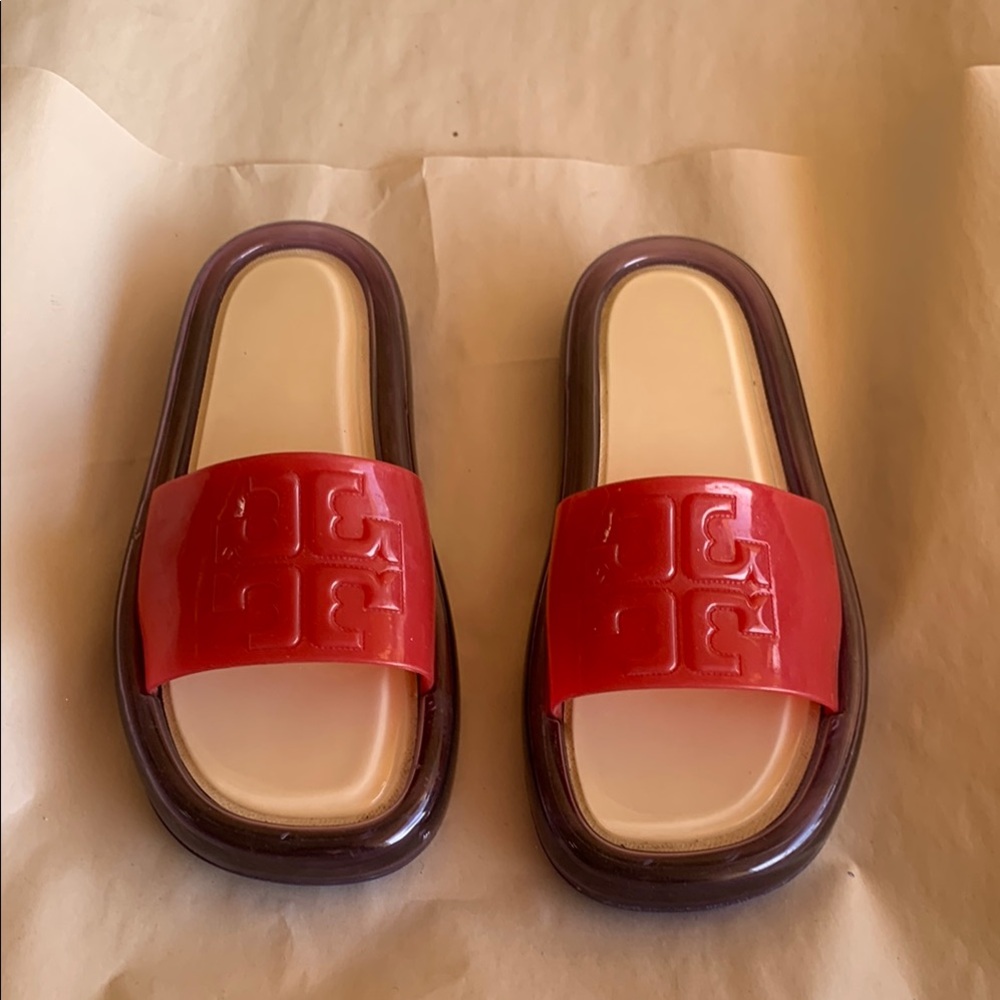 TORY BURCH BUBBLE JELLY SLIDES IN TORY RED/ DEEP PURPLE/ LIGHT CREAM SIZE 5